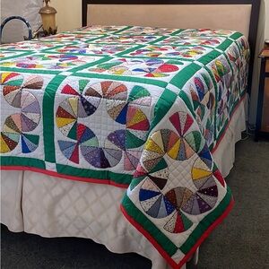 Vintage 1970s Handmade Big Wedding Ring Quilt